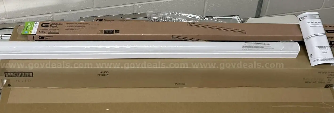 Large Lot of 4&#x27; LED Strip Lights &#x26; 5&#x27; Linking Cords