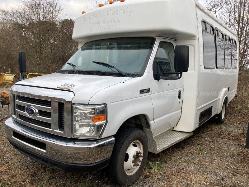 2015 Ford Econoline E450 (146178 Dc: Dot) 