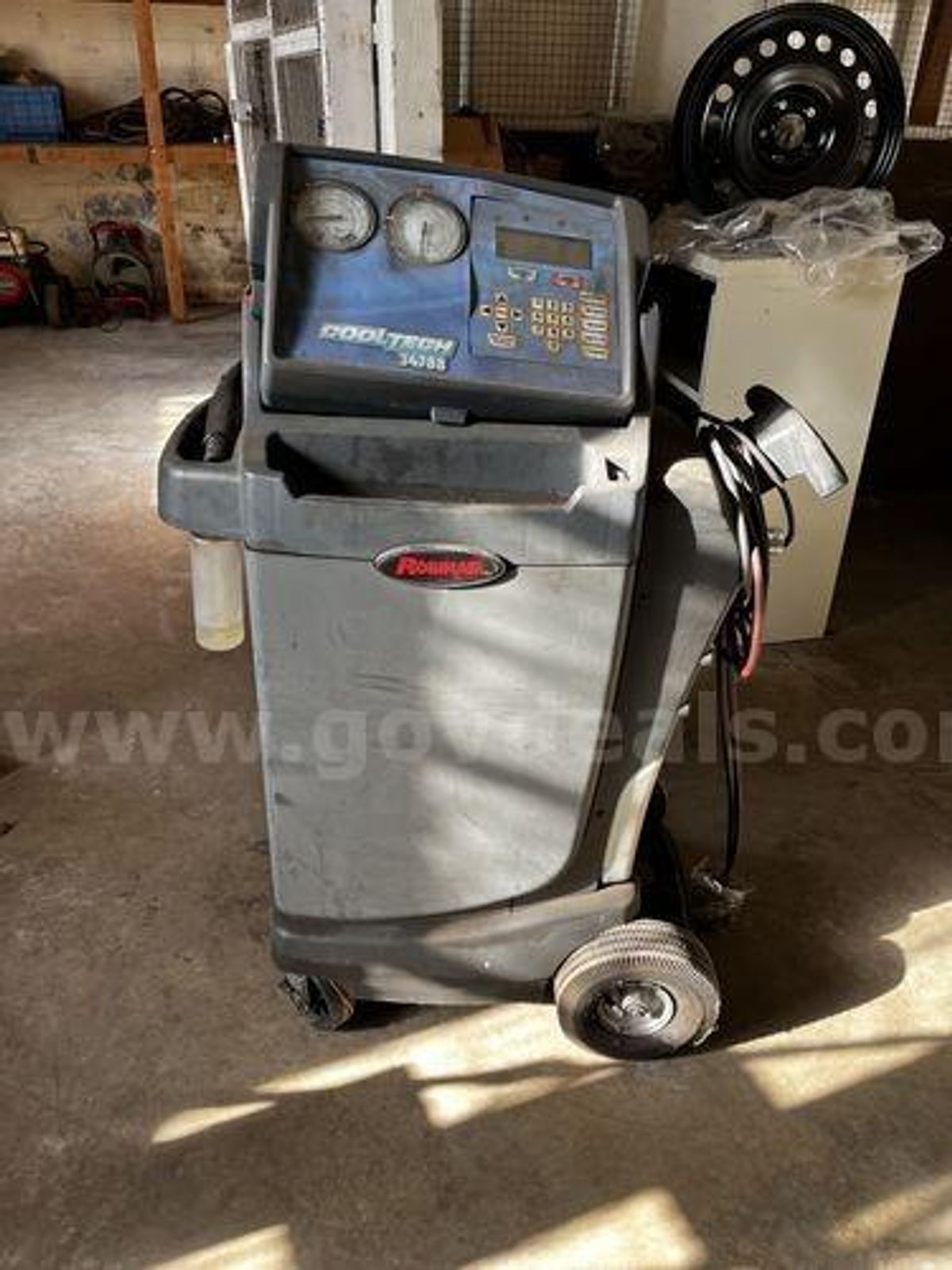 TIRE CHANGER & ROBINAIR COOL TECH AC MACHINE (177678 NM) | AllSurplus