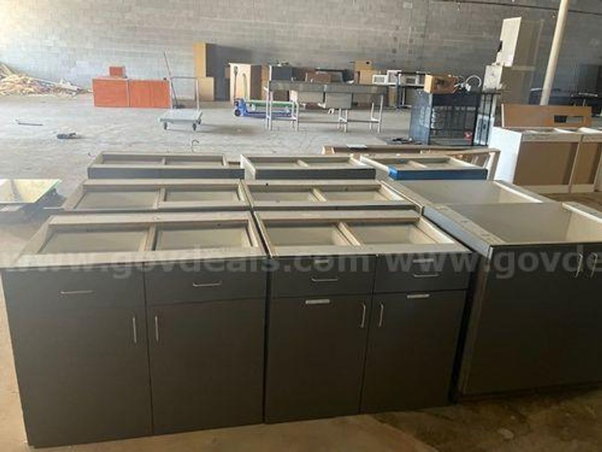 Cabinets (184613 RS) | GovDeals