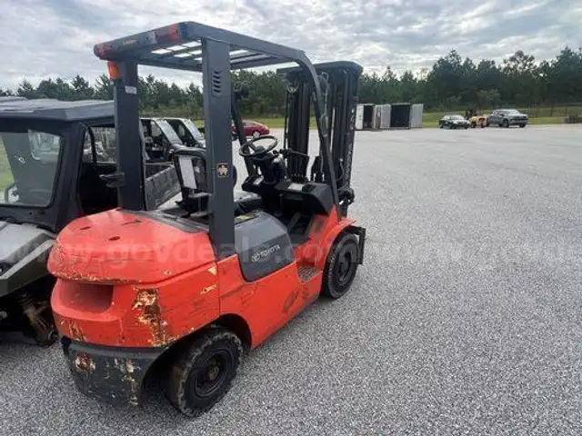 FORKLIFT (204126 TM)