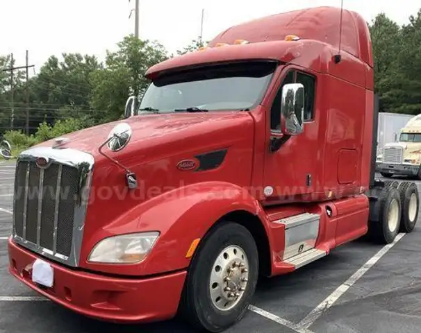 2012 Peterbilt 587 (204224 AJ)