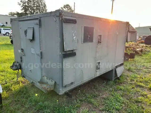 SLIP-IN CAMPER SHELL (204416 DC)