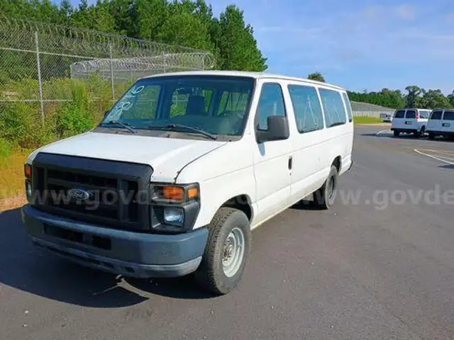 2010 Ford Econoline (204358 NB)