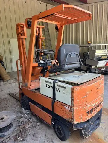 Toyota Electric forklift  (206473 TM )