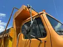 2001 International 4700 (206174 NB DOT)