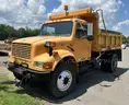 2001 International 4700 (206174 NB DOT)