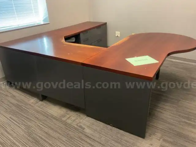 Desk and Shelf (205332 NM)