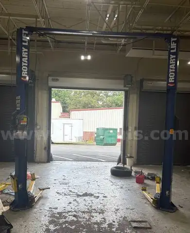 Vehicle Lifts, Truck Jack &#x26; More (206377 LT)