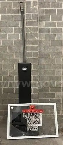 Basketball Goal (206720 NM)
