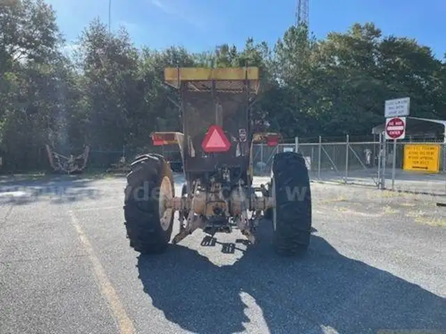 1996 Ford 5640S (206552 NB DOT)