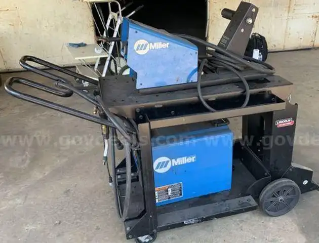WELDER MILLER XMT 304 SERIES (207043 AJ)
