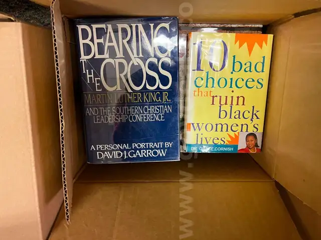Books (207327 AJ)