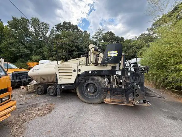 2007 BLAW-KNI PF6160 ASPHALT SPREADER (207391 DC: DOT)