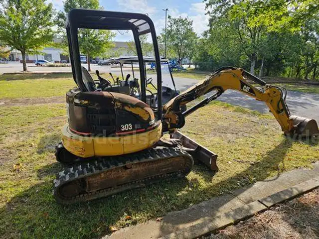 Caterpillar 303 CR Mini Excavator (208148 NM)