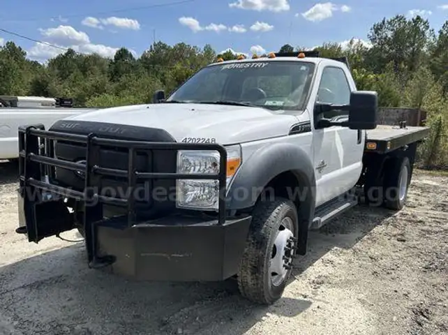 2011 Ford F-550 (208585 NB)