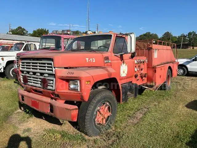 1980 FORD F700 with Water Tank, Water Pumps, and Hose Reel (208641 NB)