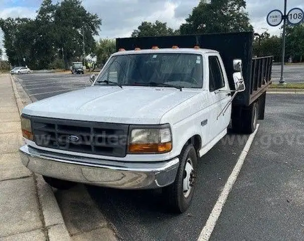 1997 Ford F-350 (209098 AJ)
