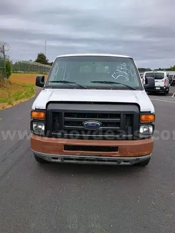 2009 Ford Econoline (210281 AJ)