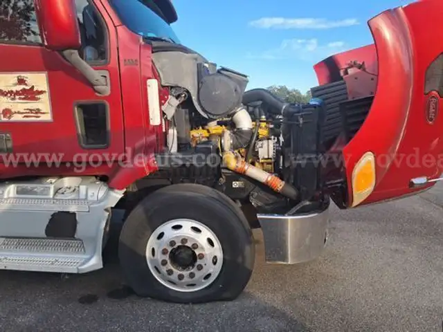 2001 Peterbilt 387(210025 NB)