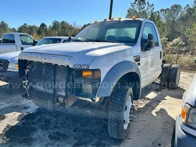 2008 Ford F-550 (211813 NB)