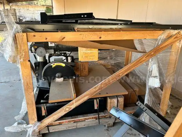 Wood Cutting Radial Arm Saw (211804 NB)