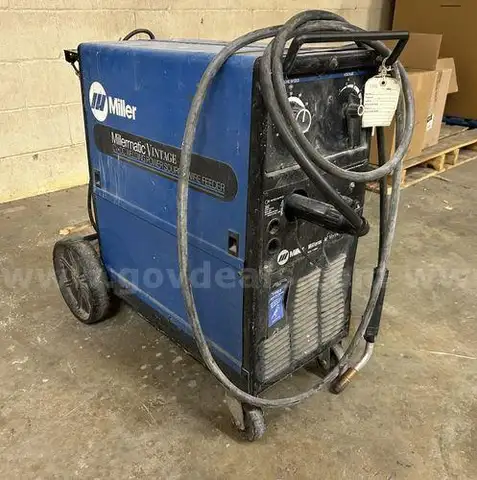 MIG WELDER (210944 NM)