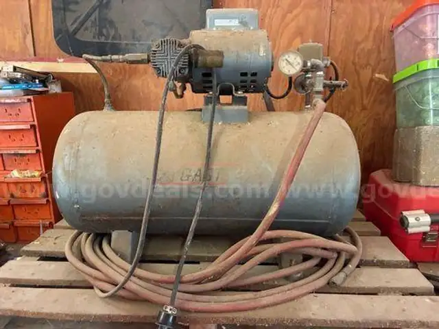 GAST AIR COMPRESSOR (212078 TM)