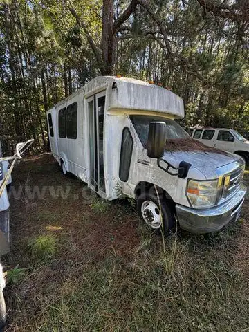 2014 Ford Cutaway Van (210454 NM)
