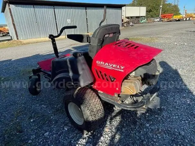 2006 Gravely Zero Turn Mower (212699 NM DOT)