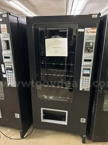 AMS Vending Machines ***NO KEYS*** (212479 AJ)