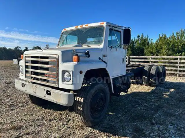 1987 International F-1954 (213505 AJ)