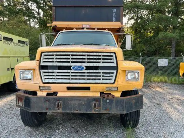 1993 Ford F800 With Attenuator Attached (213875 NM DOT)