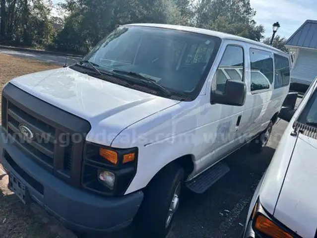 2013 Ford Econoline (214179 NB)