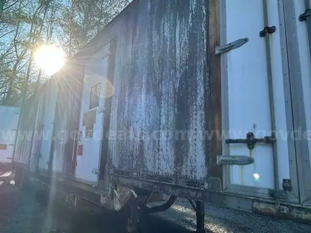 1984 DORSEY TRAILER  (213622 AJ)