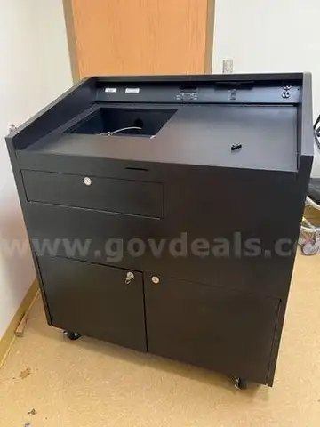 Dalite Cherry/Black Wood Podium (214321 NM)