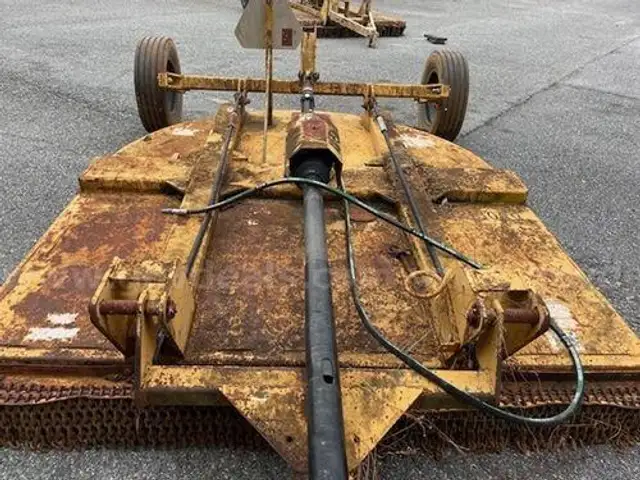 2005 Alamo A84B  (215022 AJ: DOT)