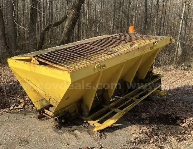 2011 Monroe MSV108 Hopper (215674 NBDOT)