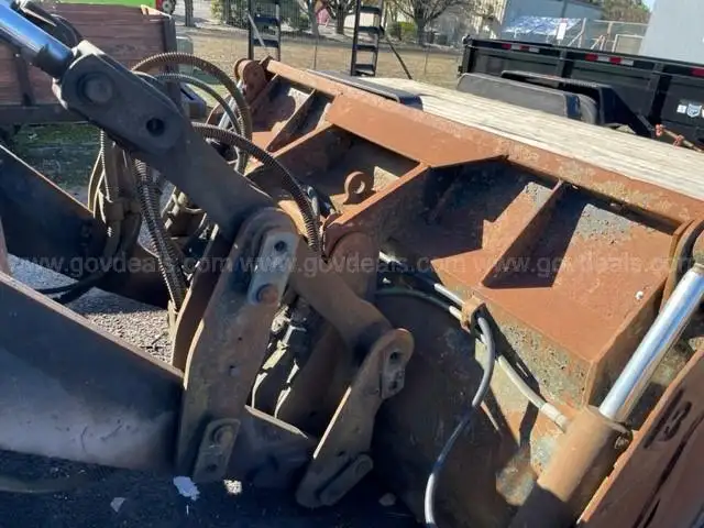 Caterpillar 2003 Model IT28G Loader