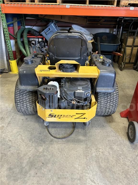 2006 Hustler Super Z Model No. 928044 zero turn mower with
