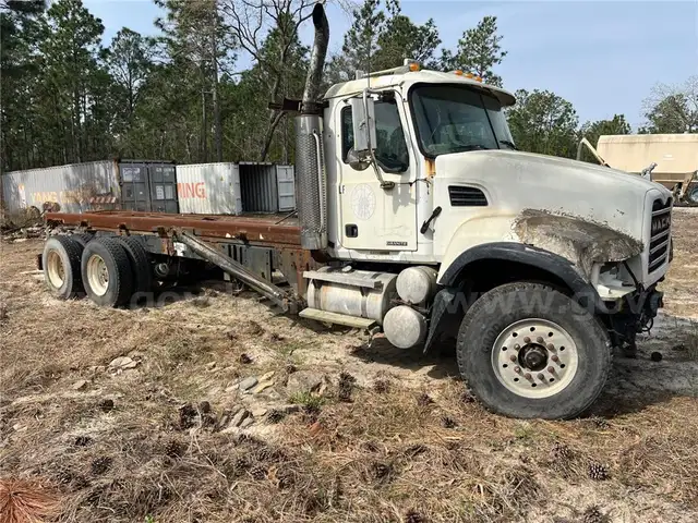 2002 Mack CV713 Roll-Off Truck