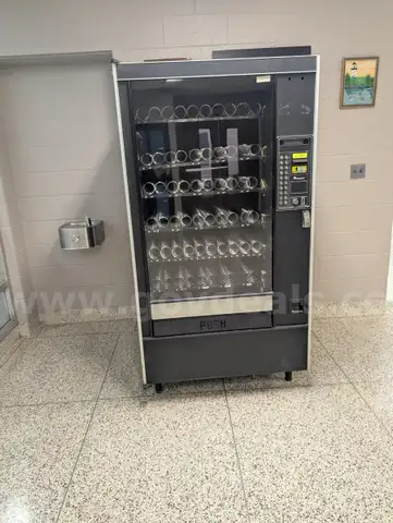 VENDING MACHINE - SNACKSHOP MODEL 113