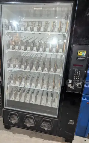 DIXIE NARCO BEVMAX Refrigerated Vending Machine