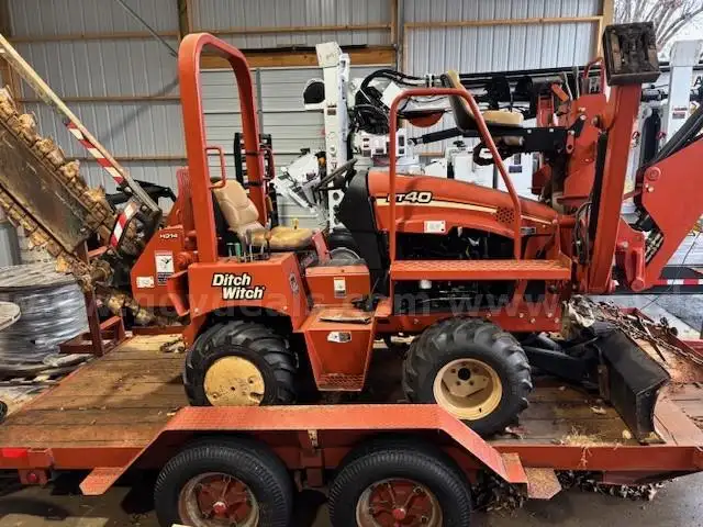 2005 Ditch Witch Trencher