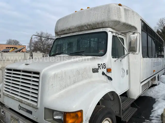 2001 International 3400 Bus