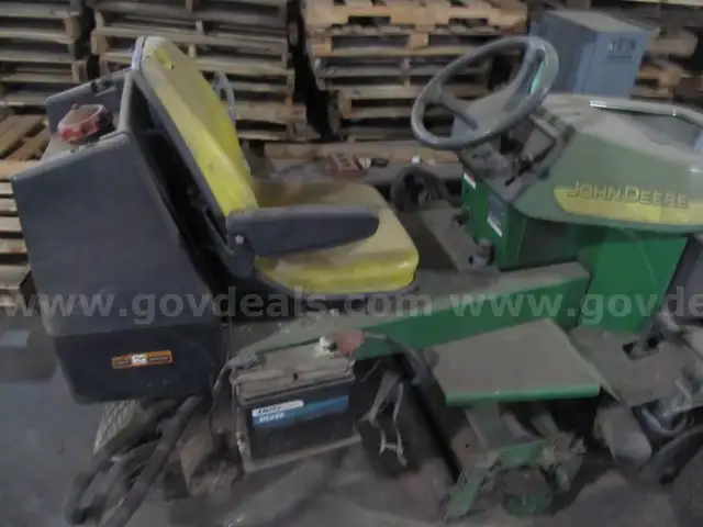 JOHN DEERE REEL MOWER (2ea)