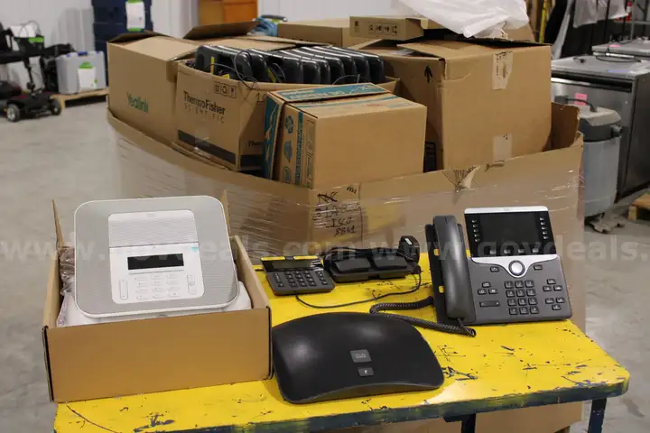 (320)Cisco 8861 IP Phones with (23)Conference Phones (Lot EE)