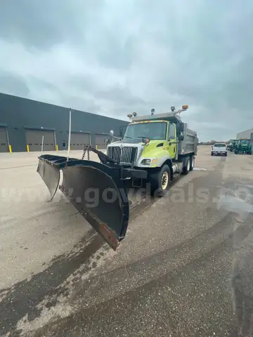 2006 International Model 7500 Dump and Plow Truck