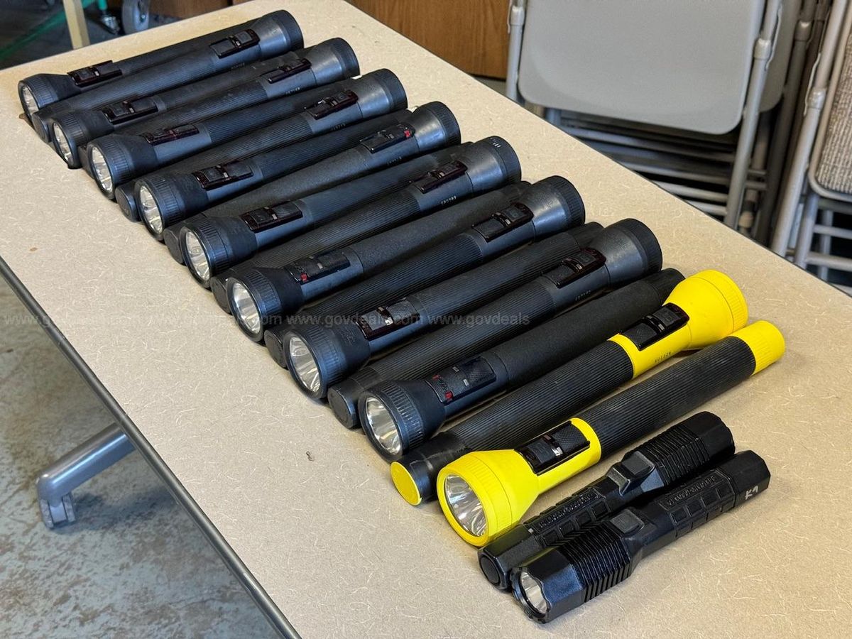 19 Police Flashlights | AllSurplus