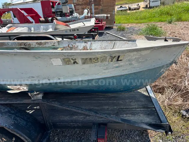 14 ft V Hull Aluminum Boat